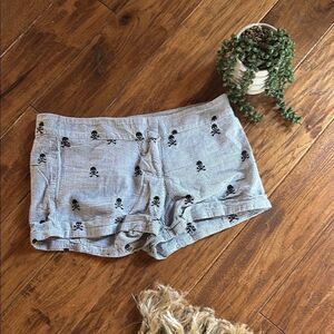 Lucy Love ☠️ Gray Skull Print Women's pinstriped Shorts ☠️ 🖤
